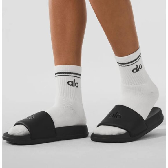 ALO Yoga Shoes - Alo Yoga It Slide, Black, Size 7